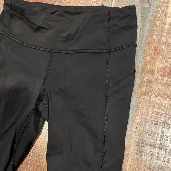 Lululemon nulux 23” crop black euc - Picture 4 of 8